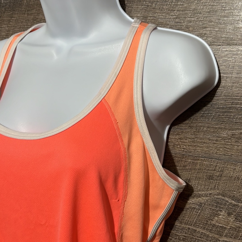 Workout tank - Picture 2 of 3